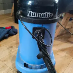Numatic CT 470-2 czy Karcher WD 3: który odkurzacz lepszy dla Ciebie?