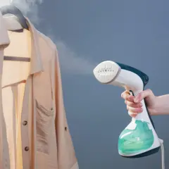 Jak prasować parownicą? Odkryj sekrety perfekcyjnych ubrań