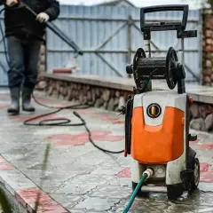 Jak podłączyć myjkę ciśnieniową? Uniknij błędów i awarii!