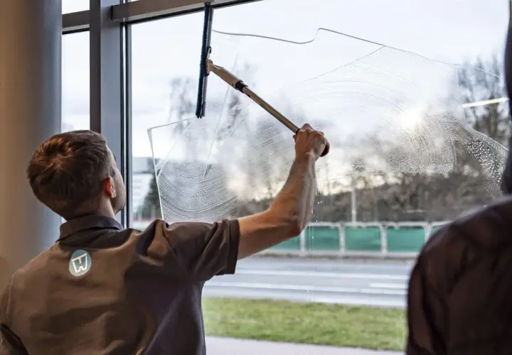 Jak myć okna Karcherem bez smug? Sprawdzone triki eksperta