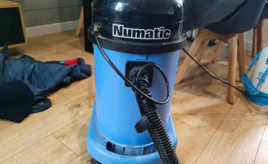 Numatic CT 470-2 czy Karcher WD 3: który odkurzacz lepszy dla Ciebie?