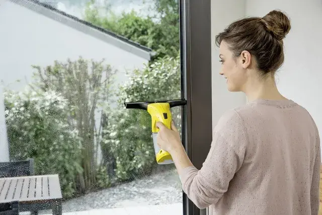Dlaczego zostają smugi po myjce Karcher? Przyczyny i porady, jak je uniknąć