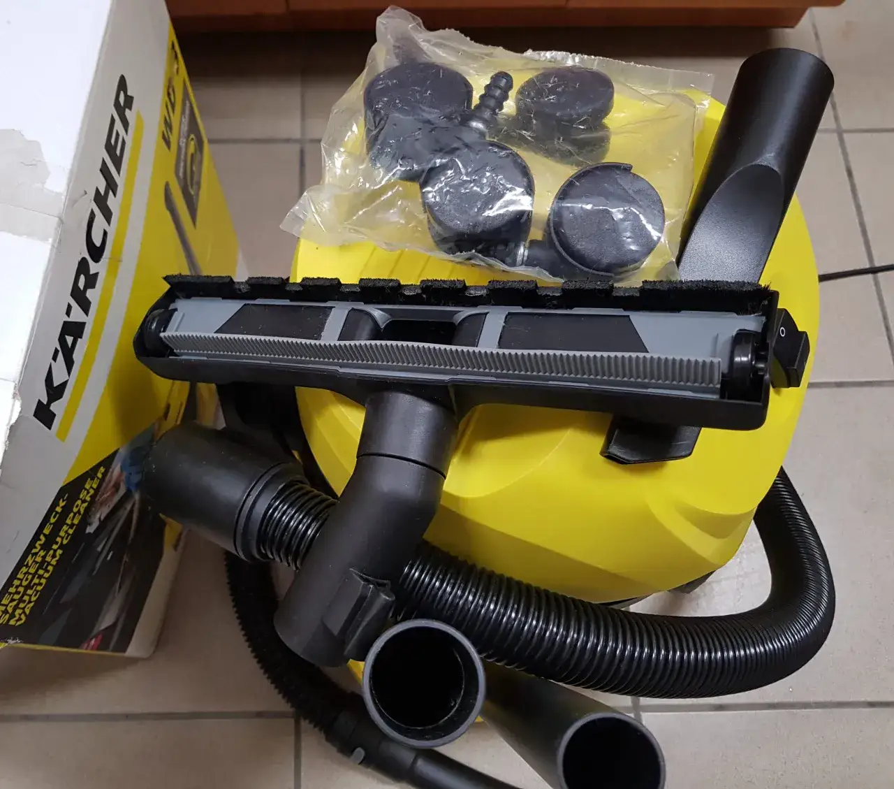 Zdjęcie Numatic CT 470-2 czy Karcher WD 3: który odkurzacz lepszy dla Ciebie?