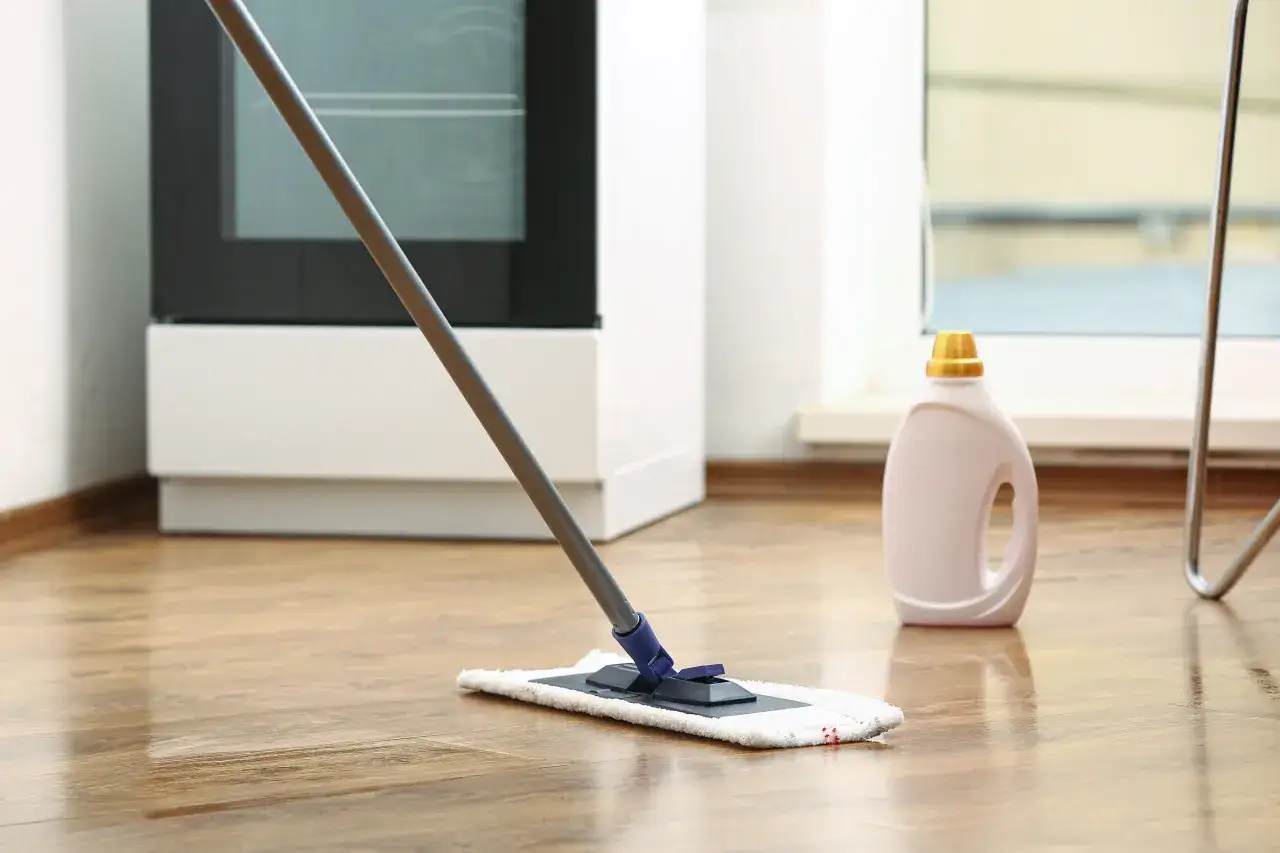 Panele winylowe a laminowane odporność na wodę